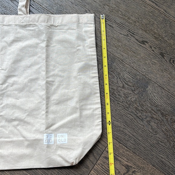 ✨5 for $30✨ NWOT UNIQLO tote - Picture 4 of 4